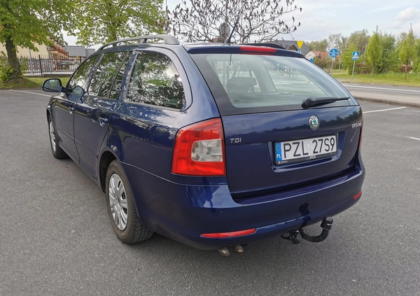 Skoda Octavia cena 17499 przebieg: 305000, rok produkcji 2010 z Złotów małe 407